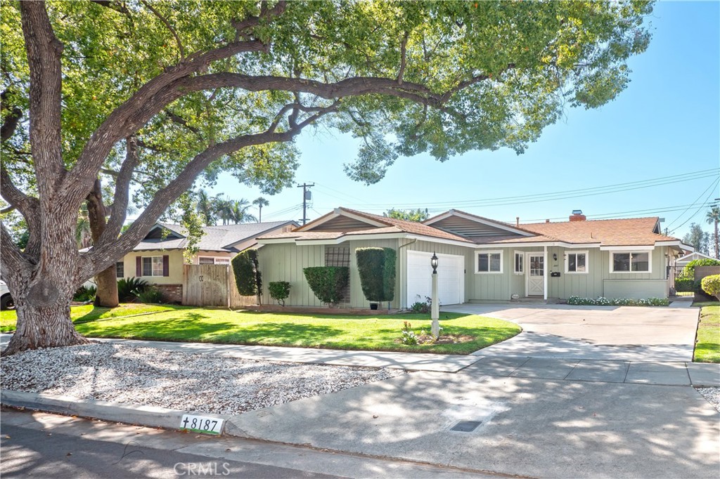 8187 Buckingham Place Property Photo 1