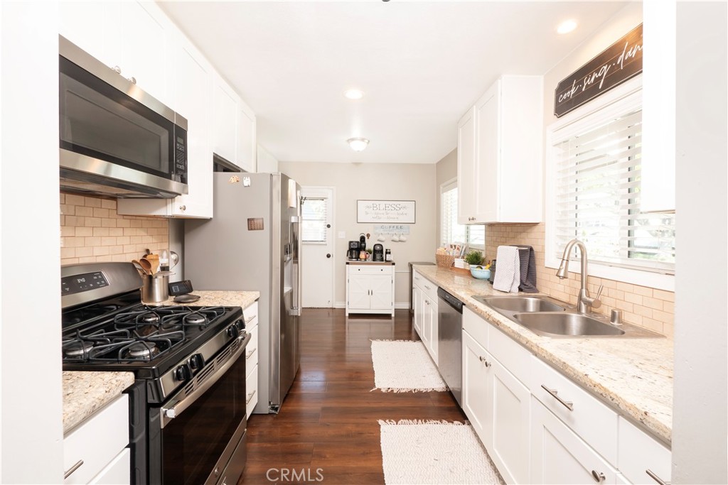 8187 Buckingham Place Property Photo 13