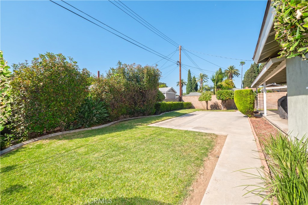 8187 Buckingham Place Property Photo 32