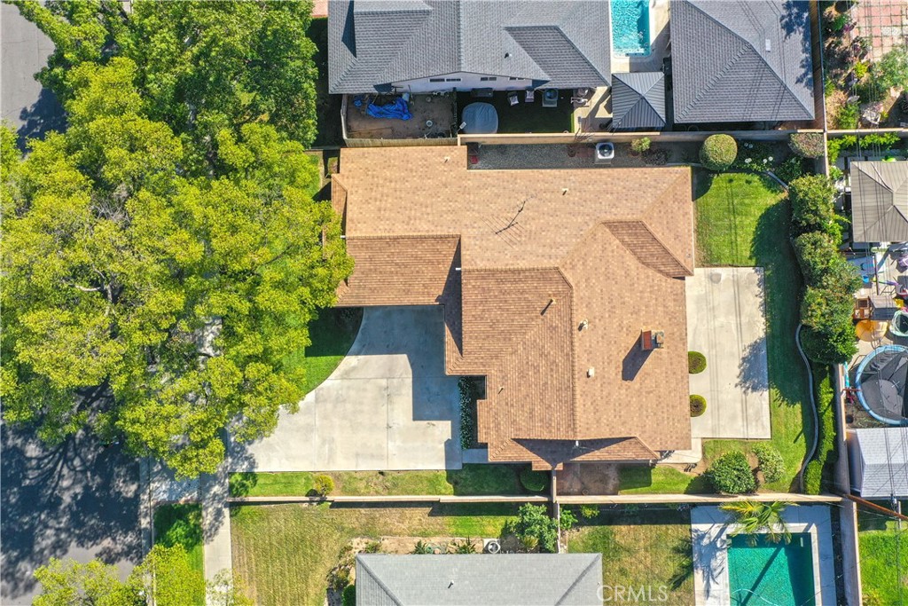 8187 Buckingham Place Property Photo 37