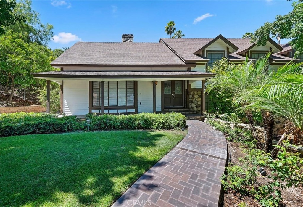 2154 Gainsborough Property Photo 6