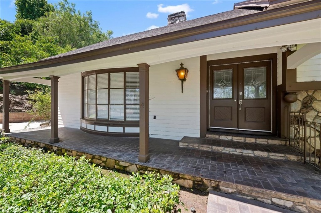 2154 Gainsborough Property Photo 7