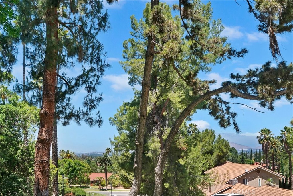 2154 Gainsborough Property Photo 8