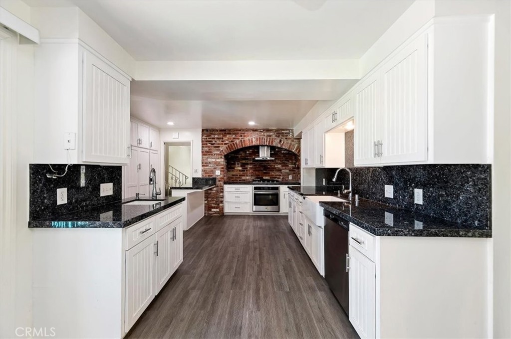 2154 Gainsborough Property Photo 21