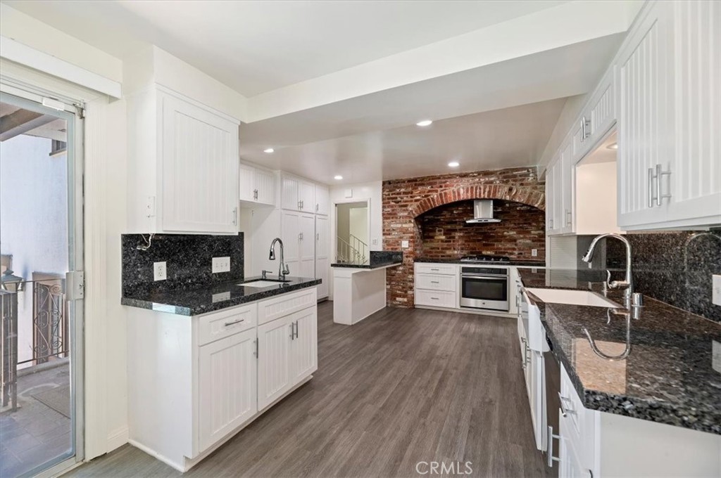 2154 Gainsborough Property Photo 22
