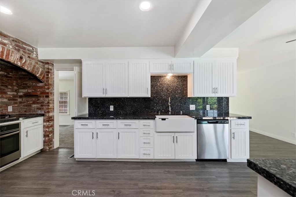 2154 Gainsborough Property Photo 23