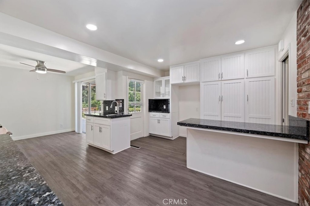 2154 Gainsborough Property Photo 25