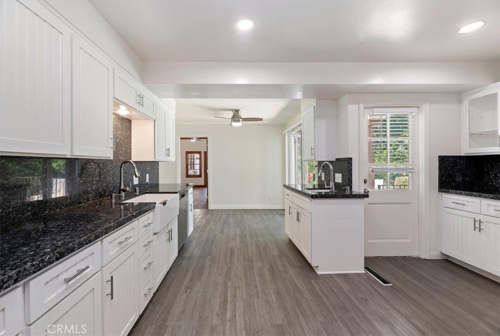 2154 Gainsborough Property Photo 26