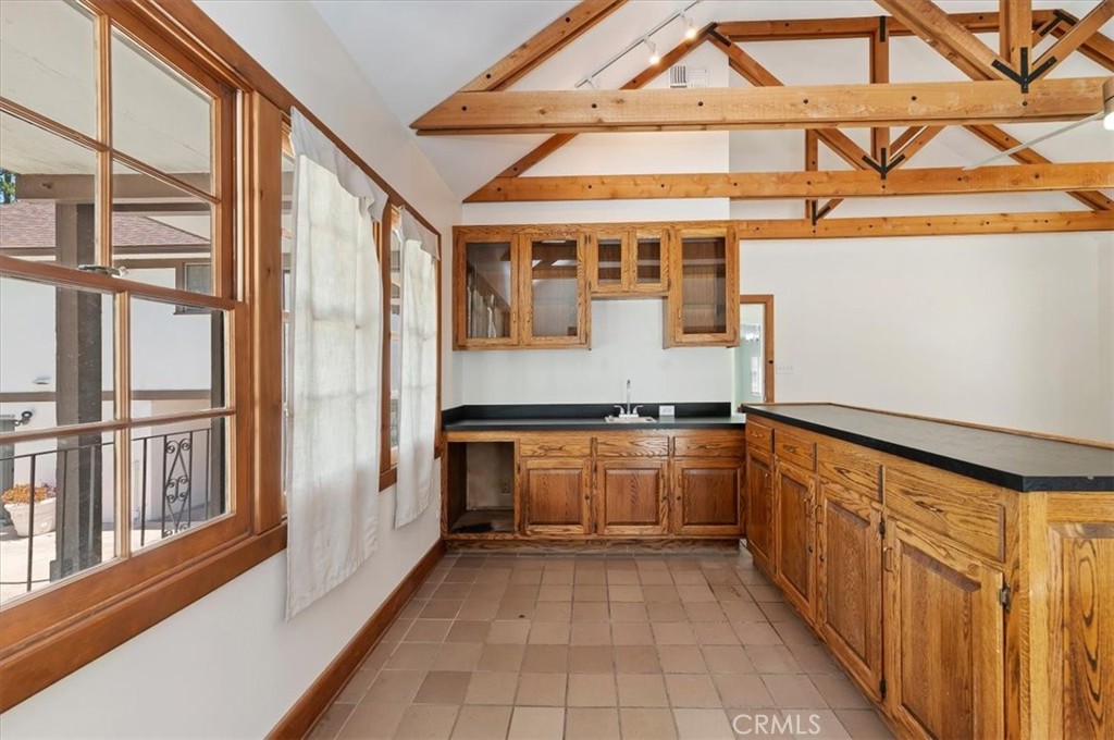 2154 Gainsborough Property Photo 53
