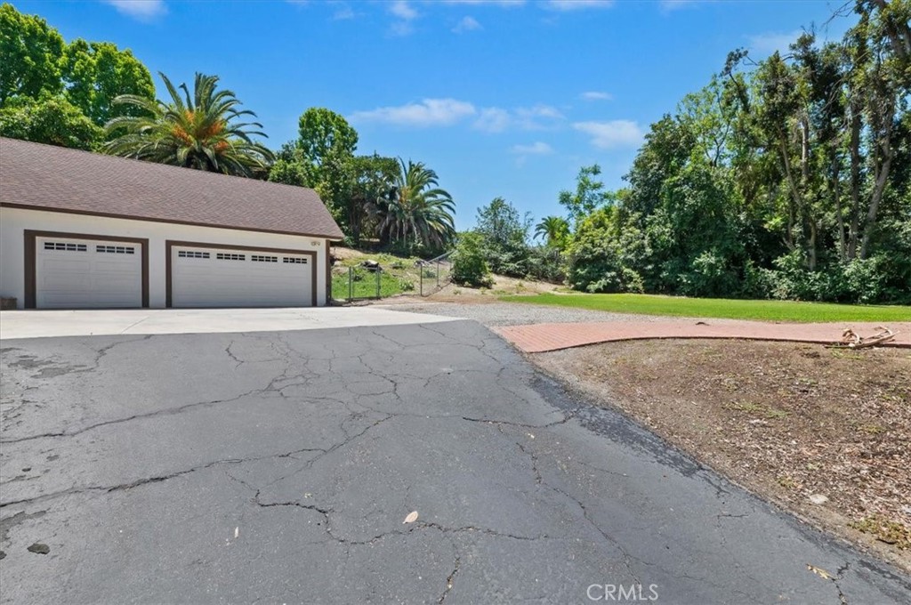 2154 Gainsborough Property Photo 64