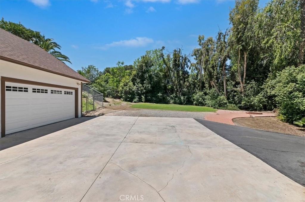 2154 Gainsborough Property Photo 70