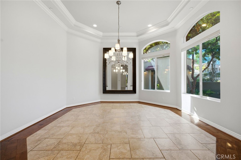 5640 Queen Palms Property Photo 8