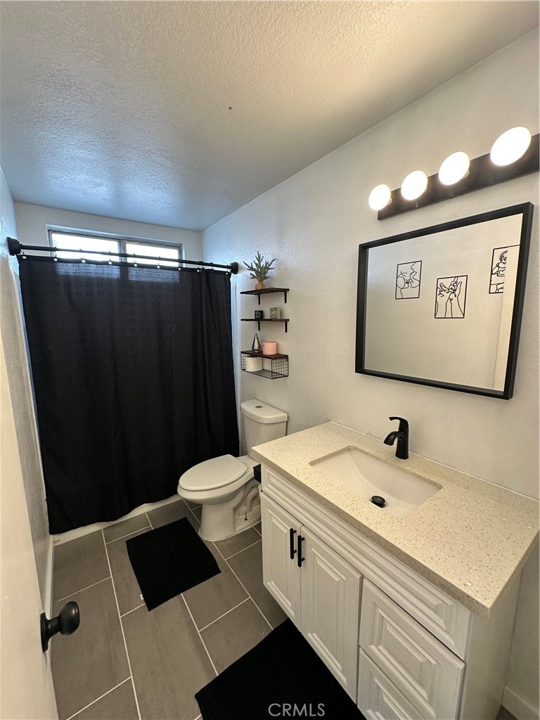 1369 Reservoir Property Photo 19