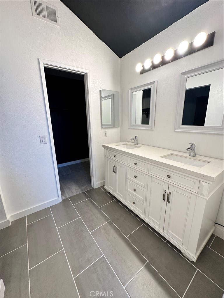 1369 Reservoir Property Photo 29