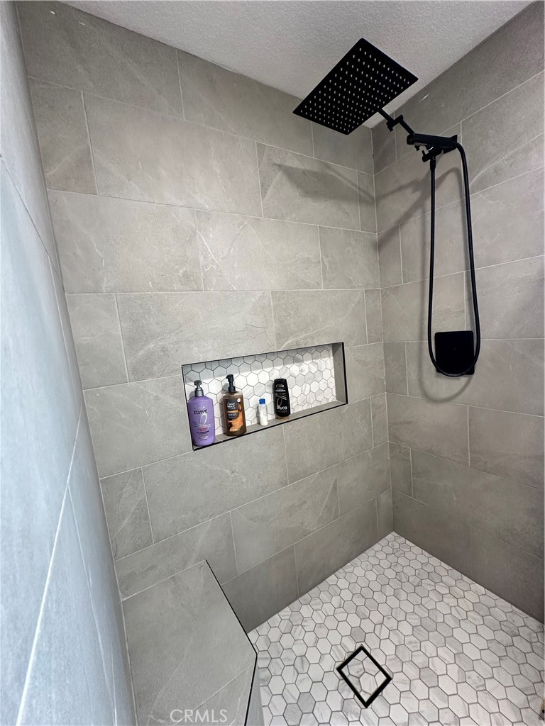 1369 Reservoir Property Photo 31