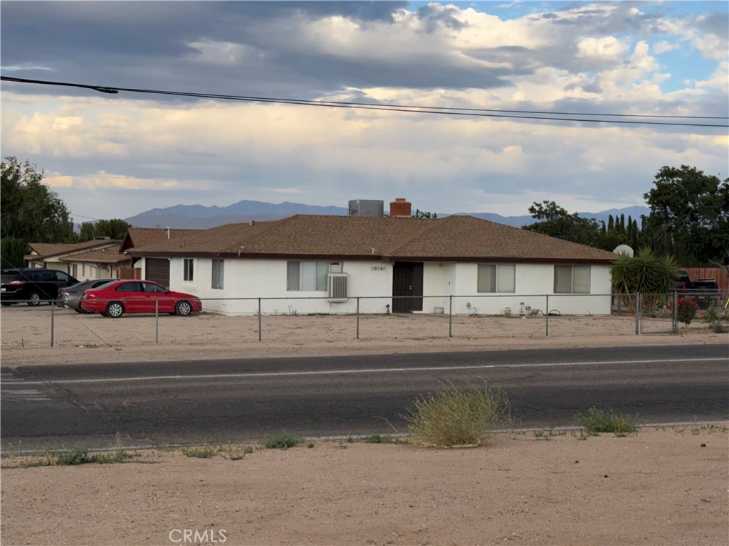 10101 Maple Property Photo 1
