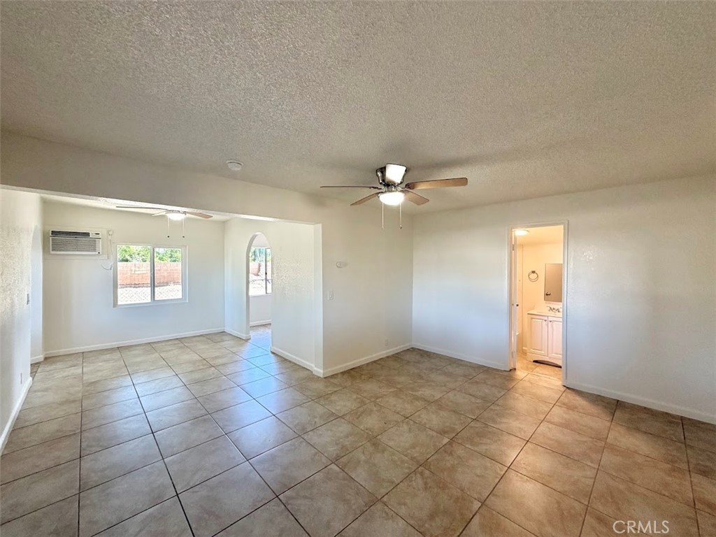 925 Chestnut Avenue Property Photo 5