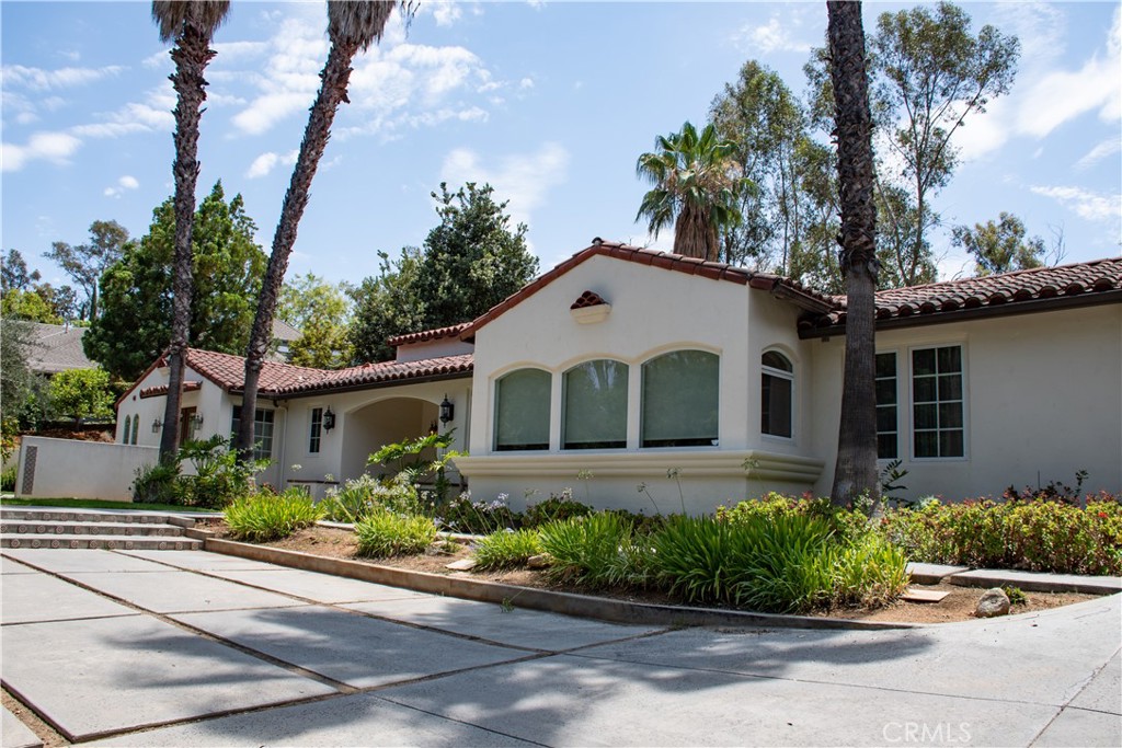 1632 Halsey Street Property Photo 2