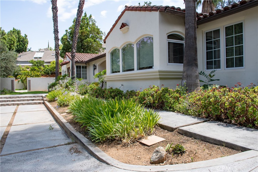 1632 Halsey Street Property Photo 3