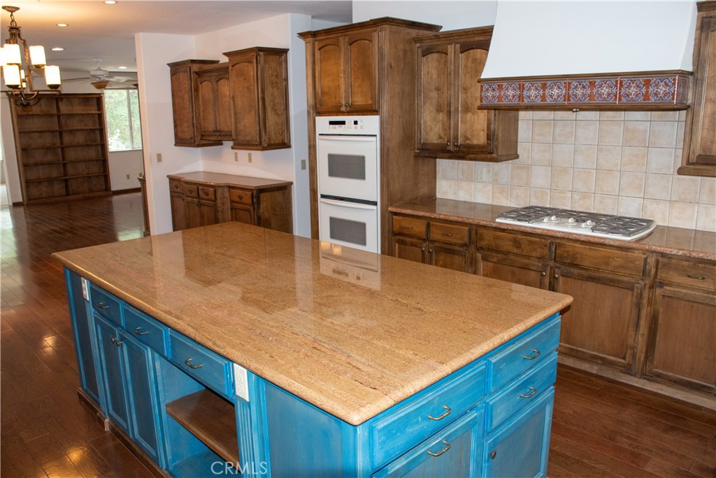 1632 Halsey Street Property Photo 15