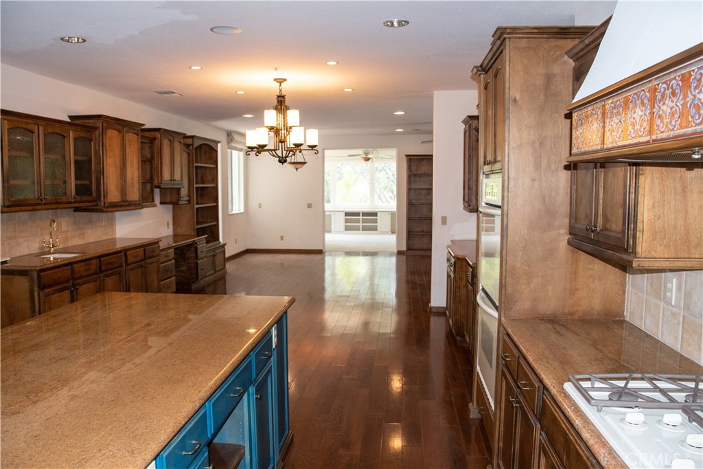 1632 Halsey Street Property Photo 18