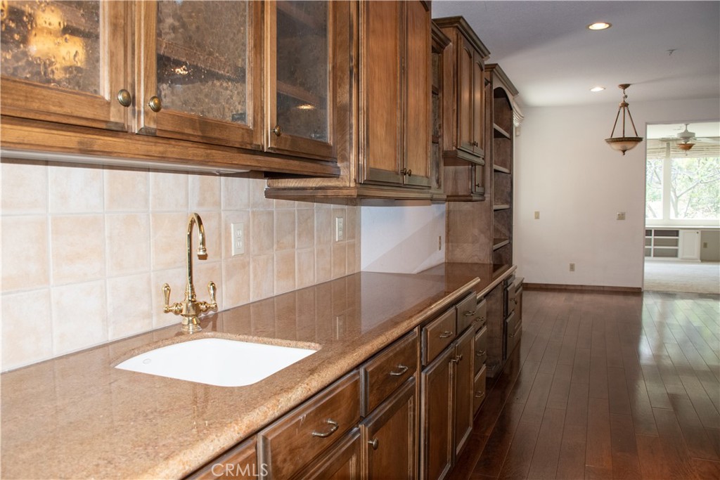 1632 Halsey Street Property Photo 20