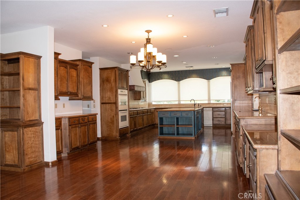 1632 Halsey Street Property Photo 28