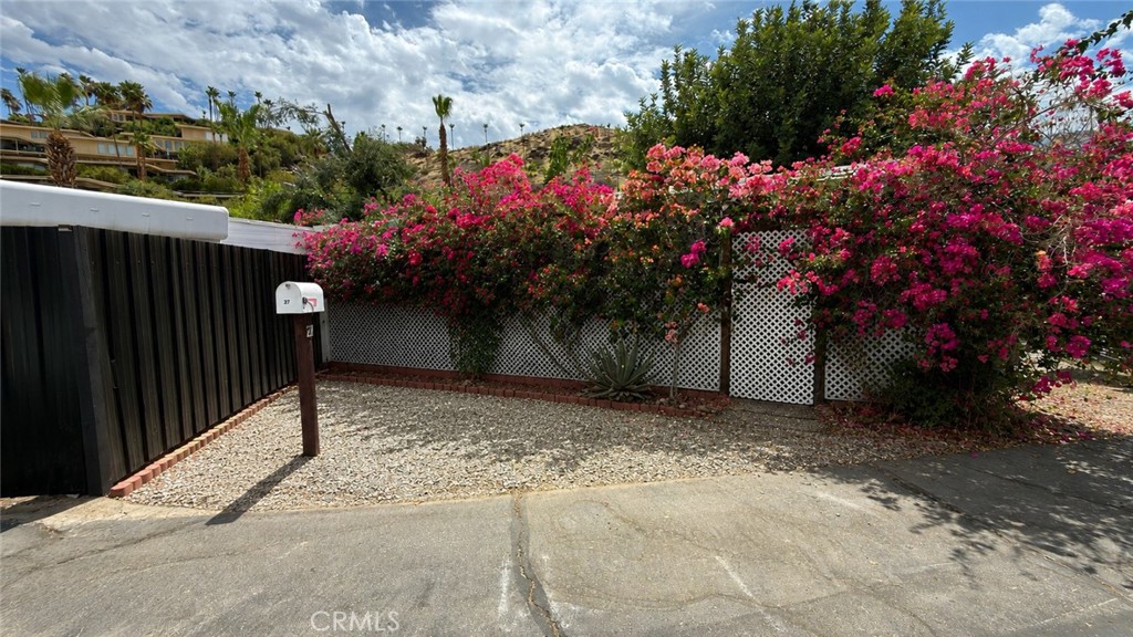 27 Jupiter St Property Photo 1