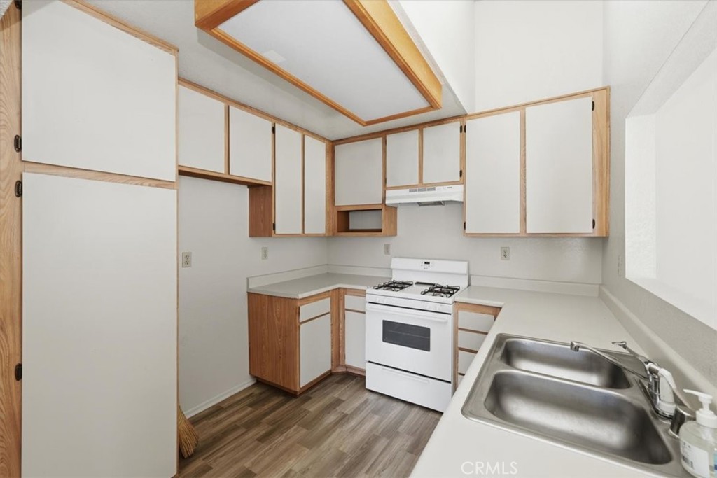 24242 Sylvan Glen Property Photo 18