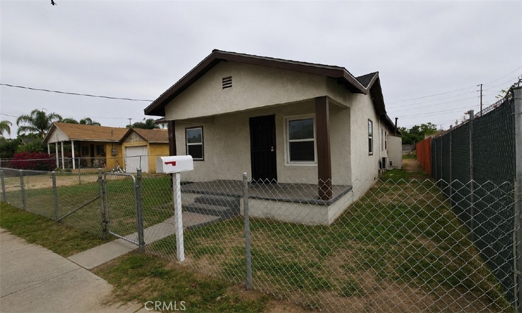 515 W N Property Photo 4