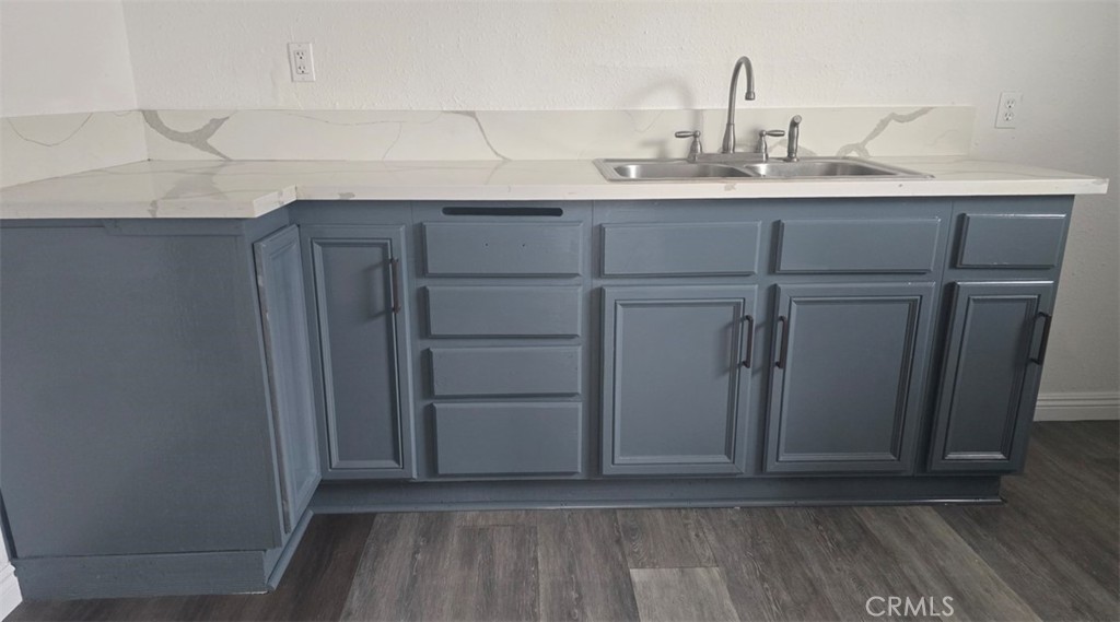 515 W N Property Photo 12