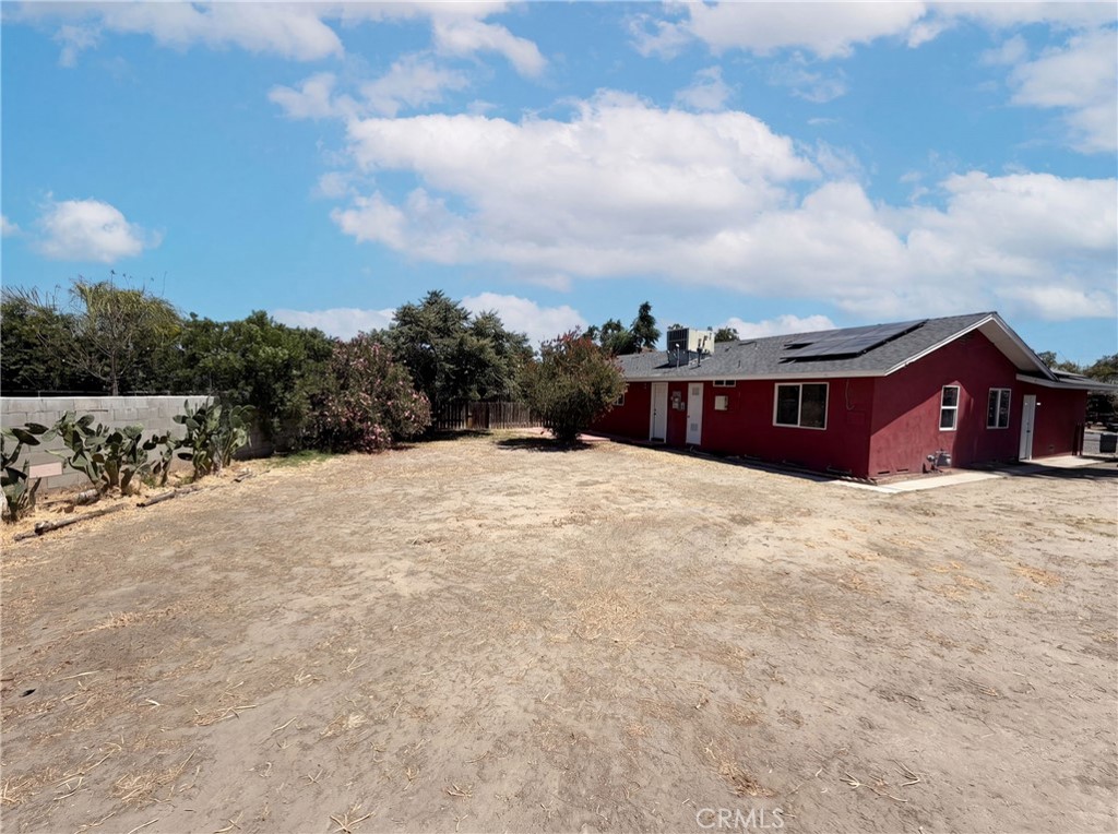 215 Laurel Property Photo 5