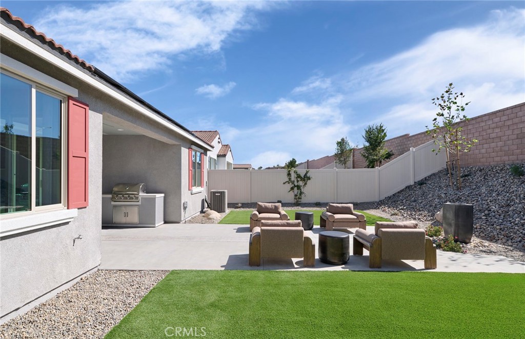 25202 Banded Hills Drive Property Photo 1