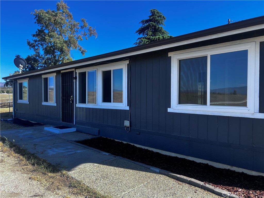 49215 Meadowview Way Property Photo 2
