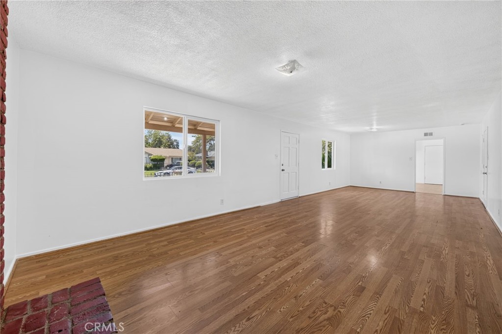 2438 W 7th Property Photo 6
