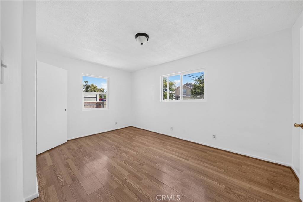 2438 W 7th Property Photo 18