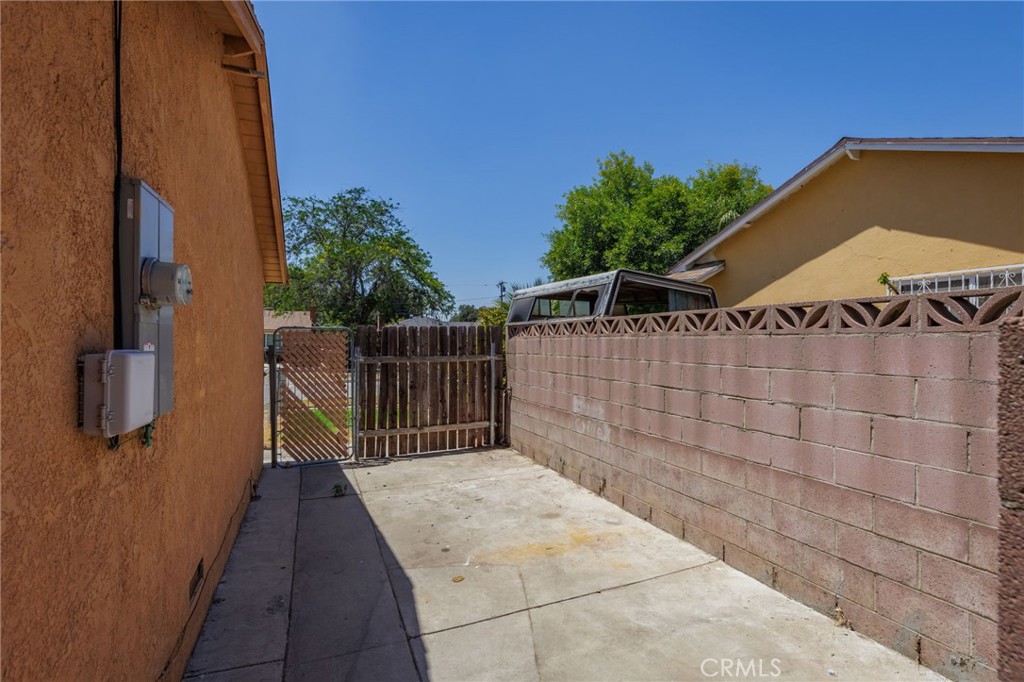 2438 W 7th Property Photo 26