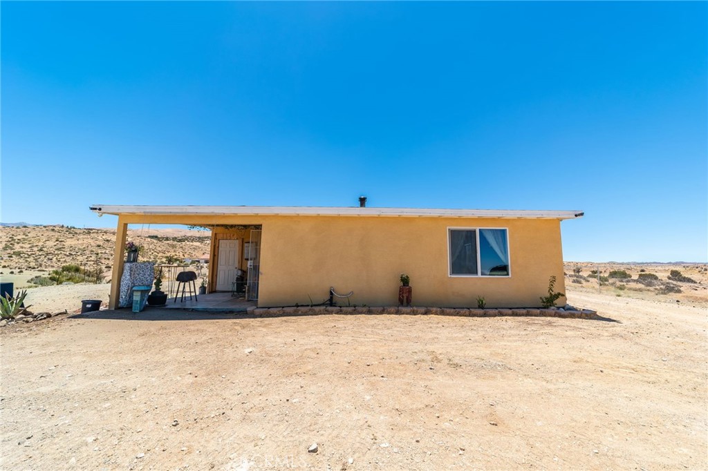 25333 Valley View Property Photo 3