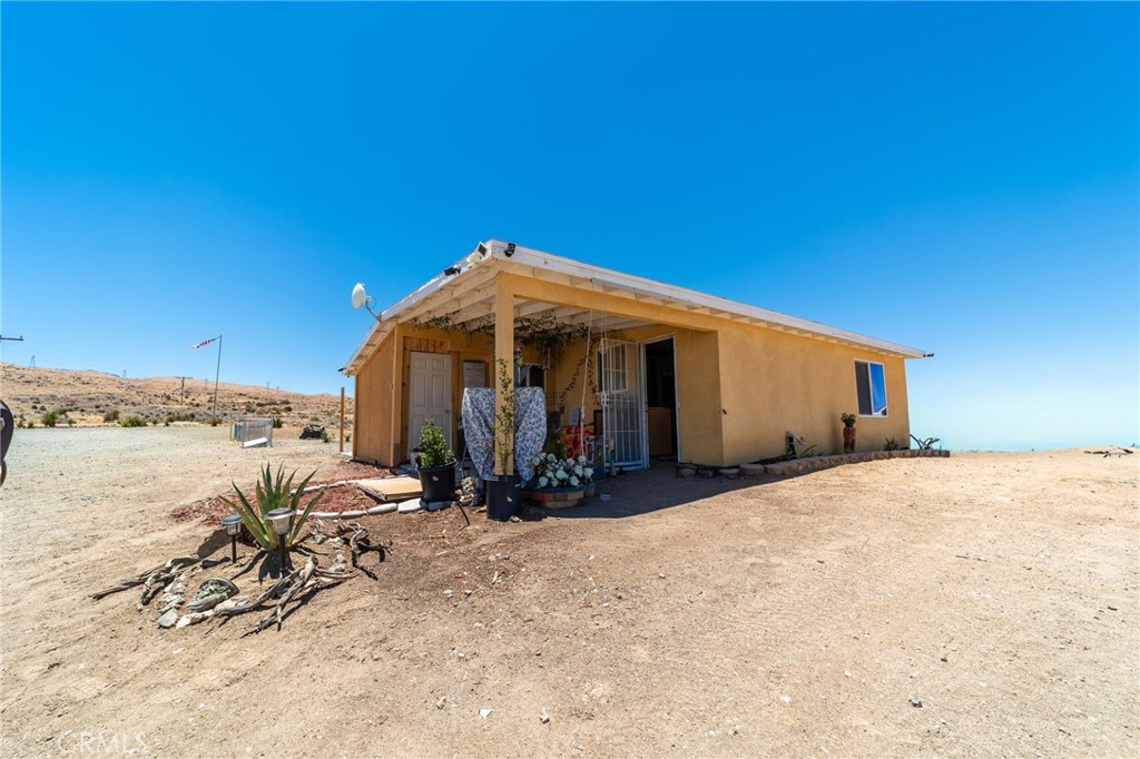 25333 Valley View Property Photo 6