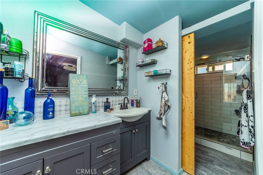 25333 Valley View Property Photo 27