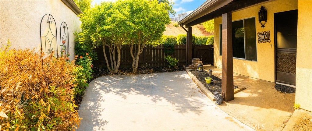 36202 Gingertree Trail Property Photo 2