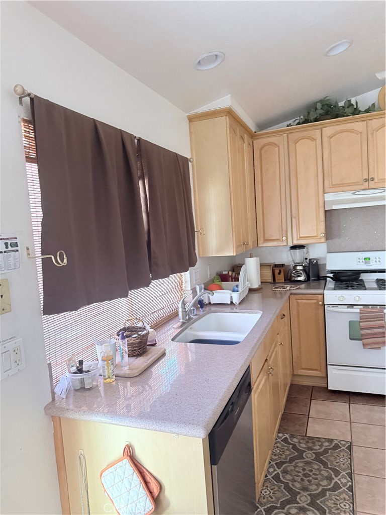 7941 Perlite Avenue Property Photo 17