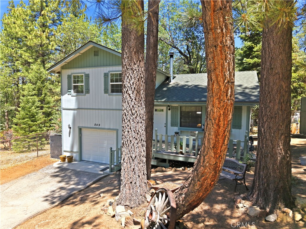 849 Ford Property Photo 2