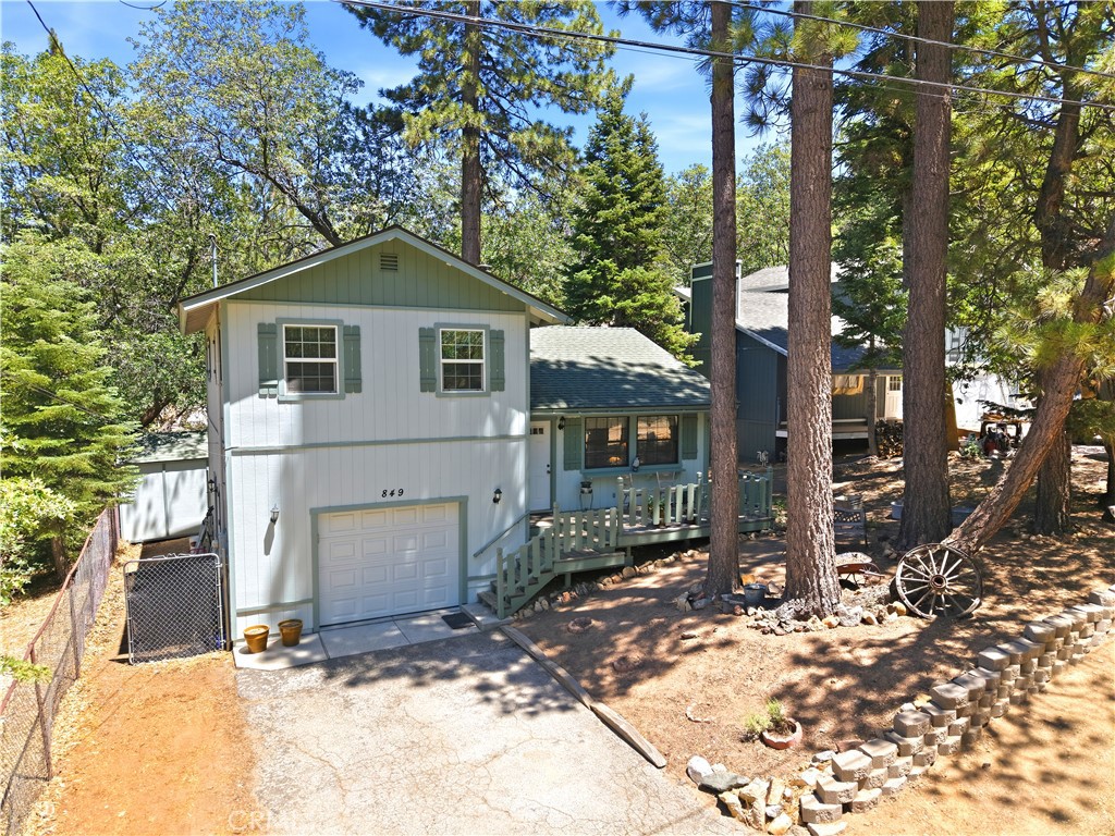 849 Ford Property Photo 3