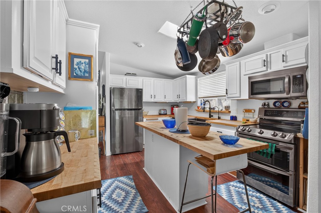 19021 Cypress Property Photo 13