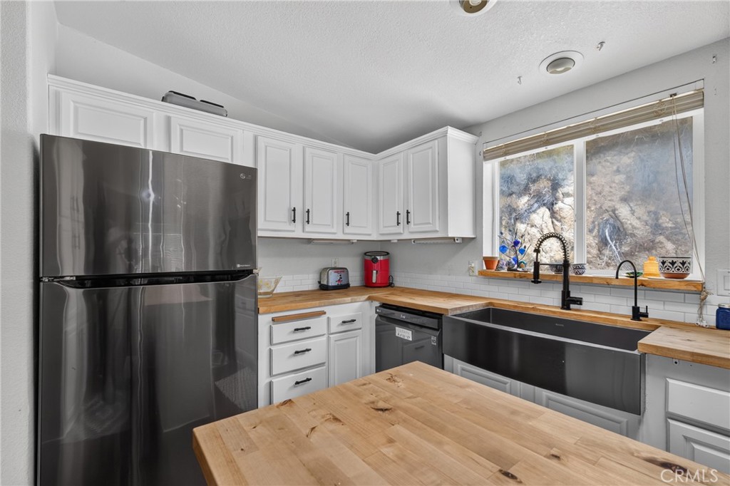 19021 Cypress Property Photo 16