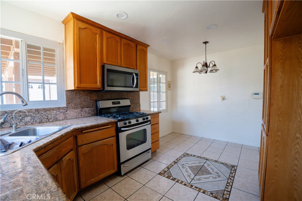 1082 Fremont Property Photo 28