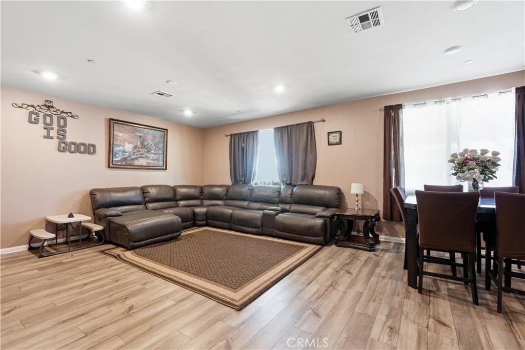 15627 Raptor Road Property Photo 3