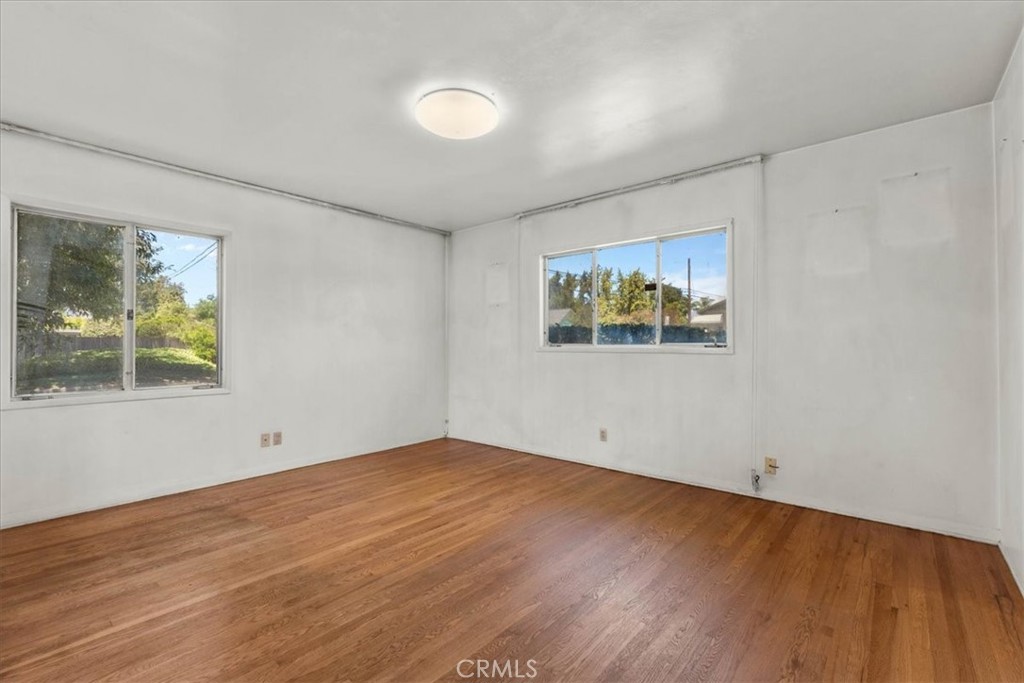 306 E Hawthorne Property Photo 31