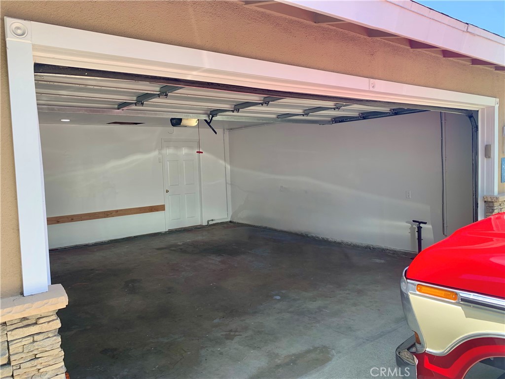 4751 Howard Property Photo 4
